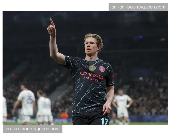 特写：德布劳内精妙外脚背直塞，助攻福登破门