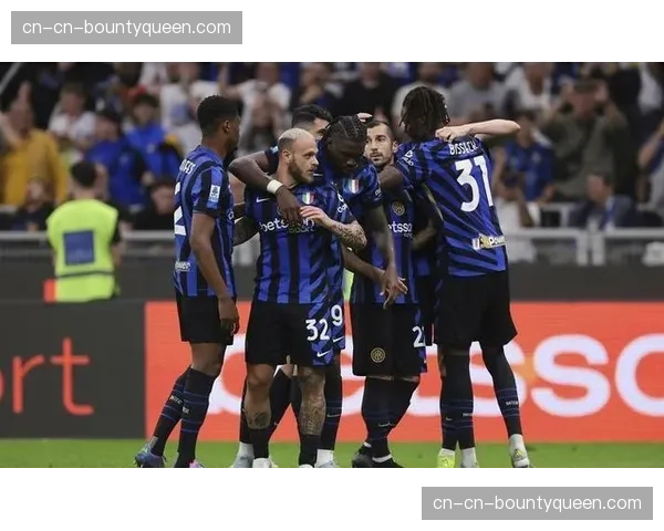 国米4-3险胜科莫，小图拉姆和邓弗里斯双响帕斯建功